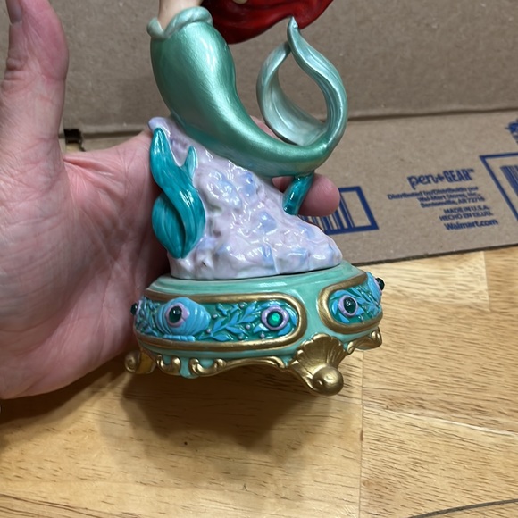 Rare, Vintage, Ariel, Little Mermaid Figurine, with Jewel Base - Picture 4 of 6